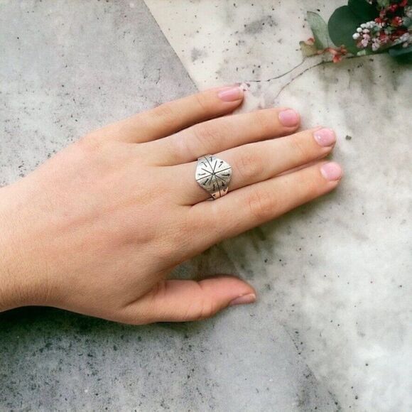 Handmade Womens Sterling Silver .925 Abstract Geometric Hammered Ring Sz 8.5 - Picture 3 of 9